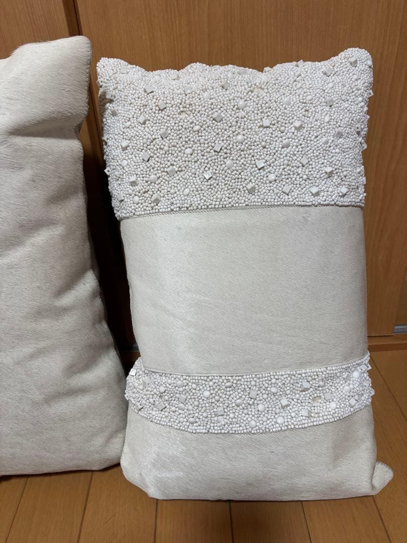 Ttww　NEED'K ビーズ　レーザー　クッション　ホワイト系　2個