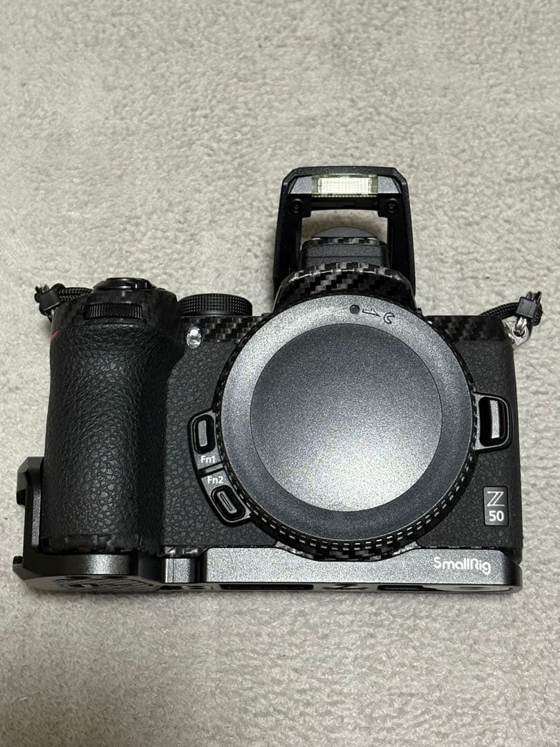 Nikon Z50 ミラーレス一眼 本体 バッテリー2個とマニュアルレンズ付き
