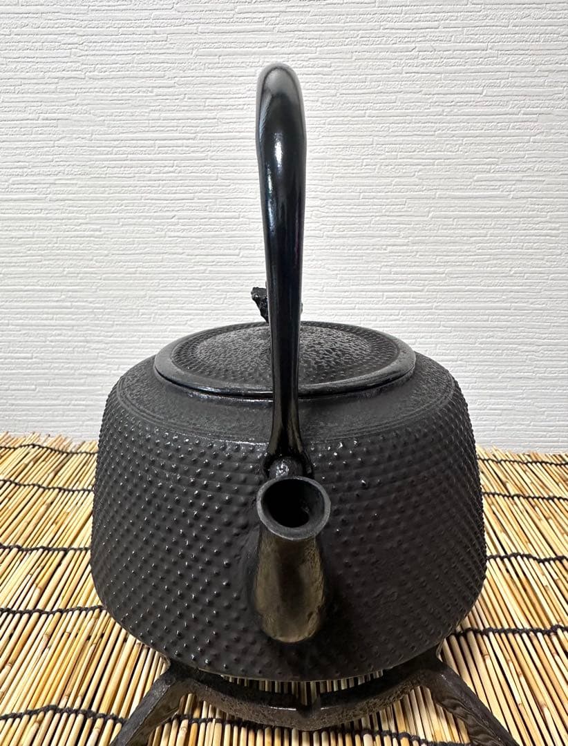 未使用品　工房和秋 金野 和秋作 １５型九重アラレ　南部鉄瓶　南部鉄器　鉄瓶