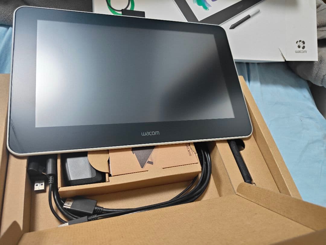 液タブ・ペンタブ Wacom One Creative Pen Display