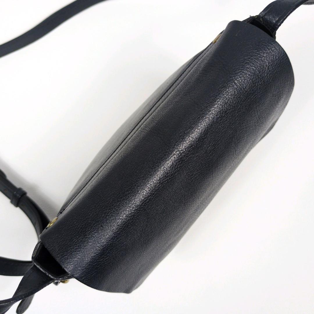 イルビゾンテ ショルダーバッグ ネイビー ハーフムーン 三日月 クロスボディ