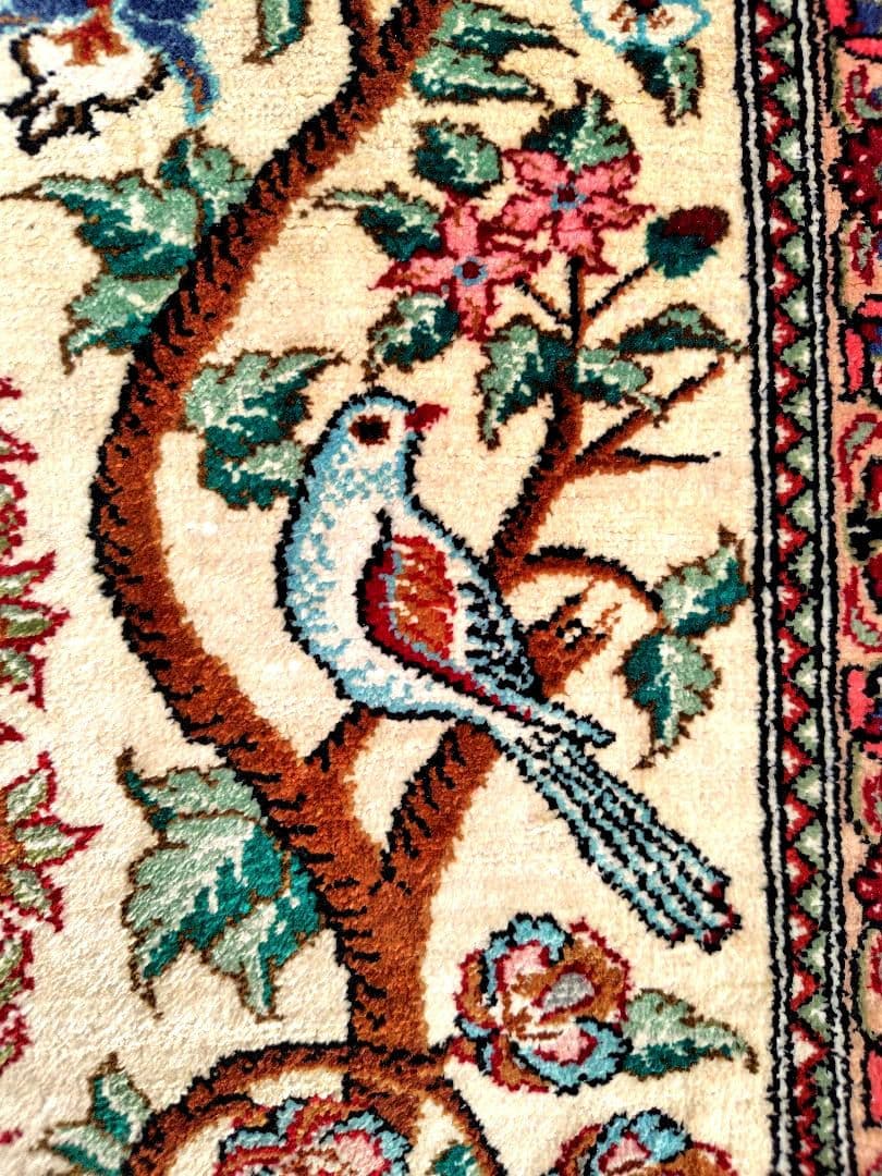 【生命の樹】手織りペルシア絨毯　イラン産シルクタペストリー　花鳥双樹