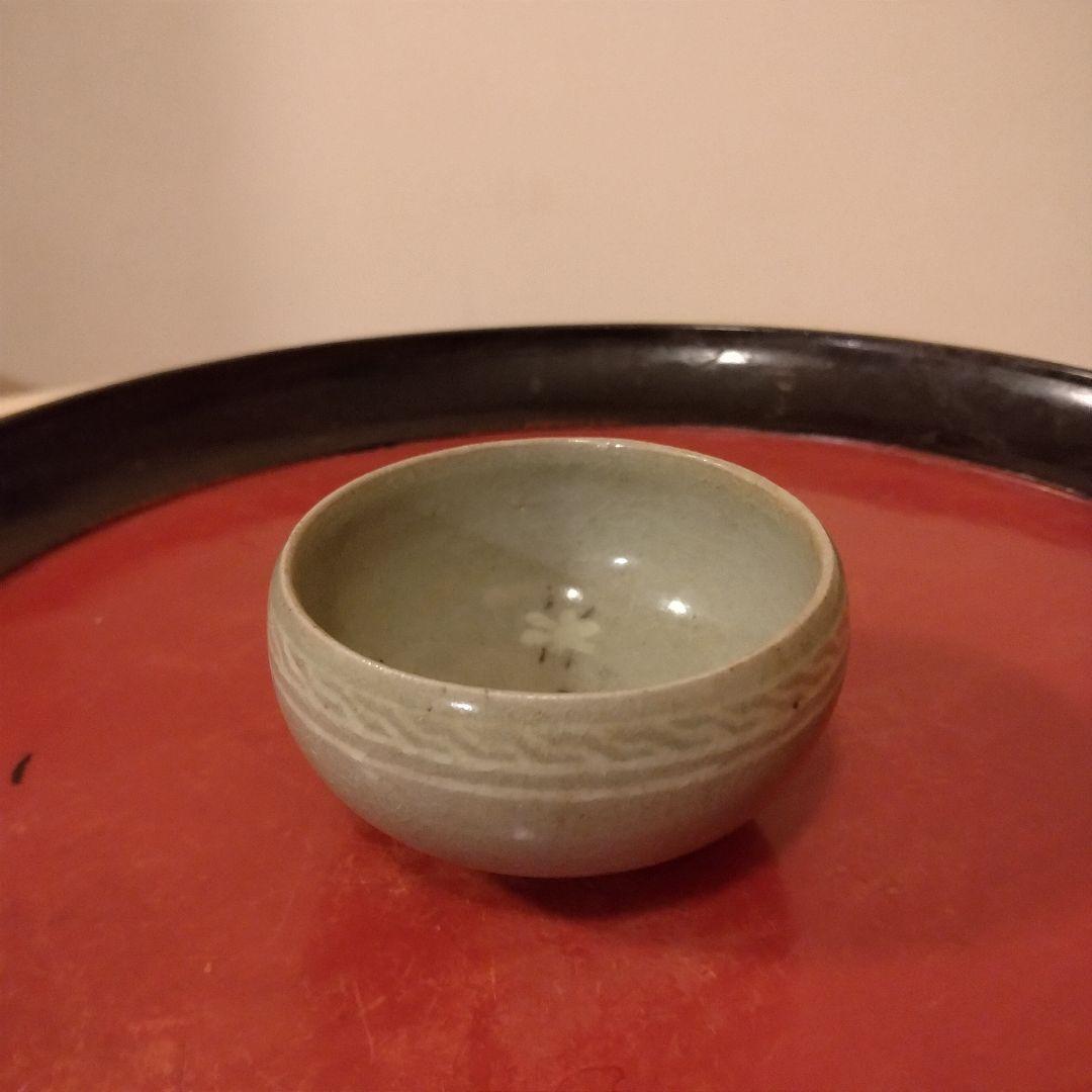 高麗青磁　象嵌菊花文 盃　ぐい呑み