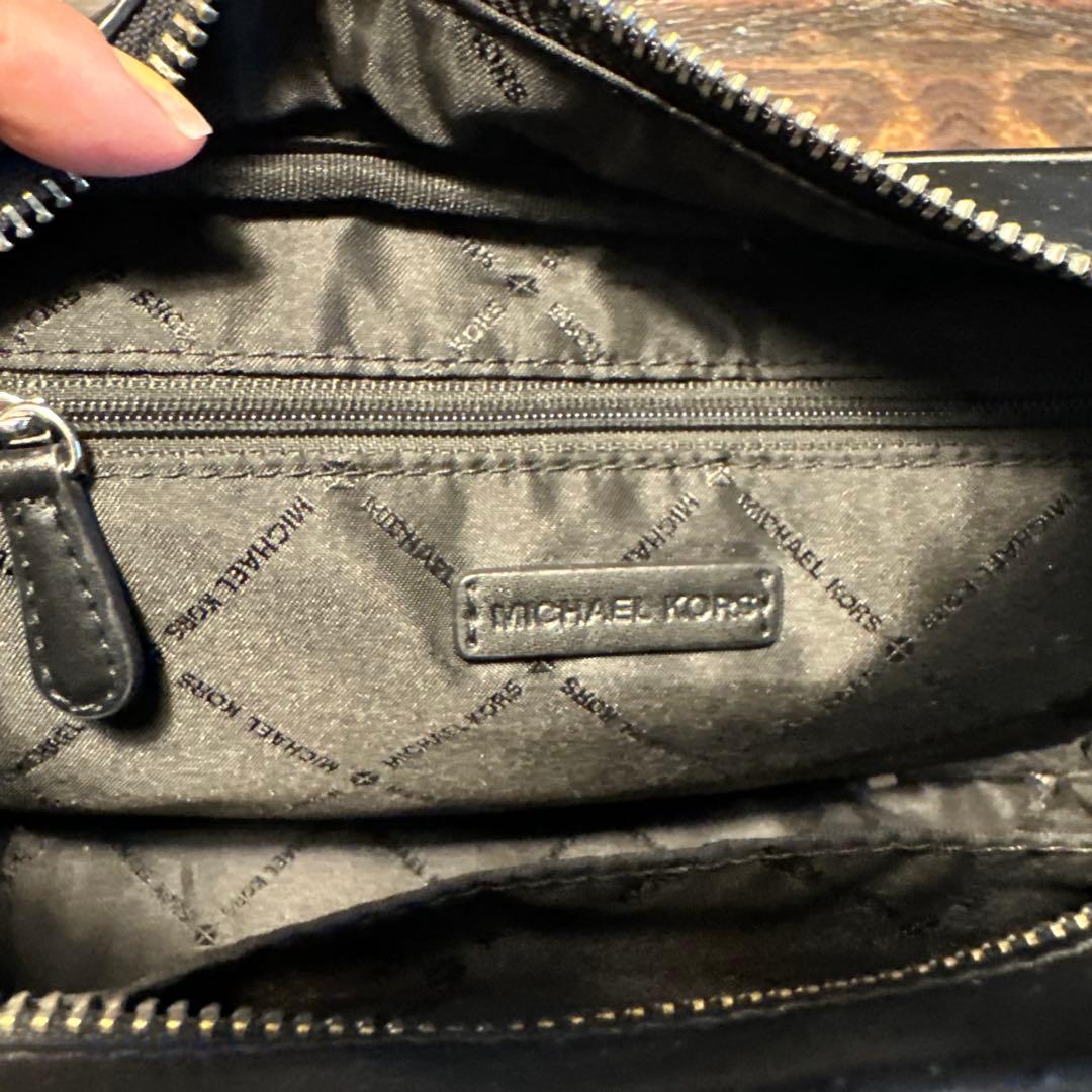 マイケルコース　ショルダーバッグ　ボディバッグ　斜め掛け　メンズ　レディース　黒