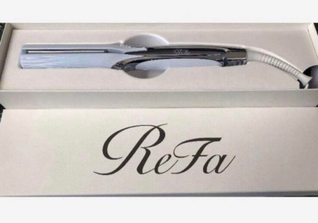 最新モデル　新品　リファ　ストレートアイロン　プロ