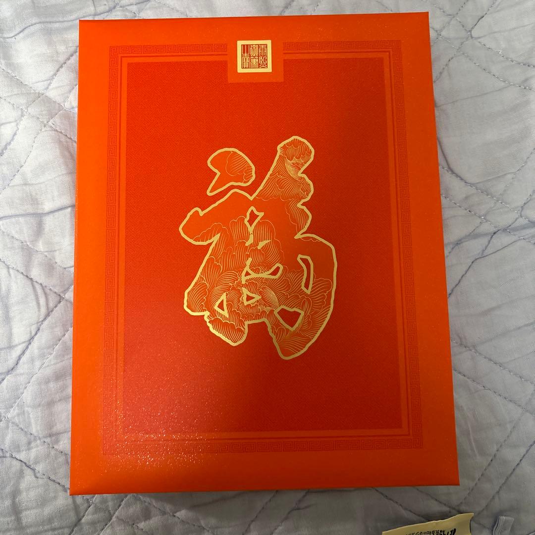 「縁起の良い意匠を施した、純銀製の高級中国ギフト工芸品」