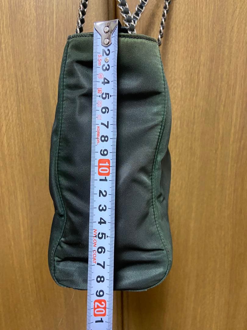 プラダ　シルバーチェーンバッグ