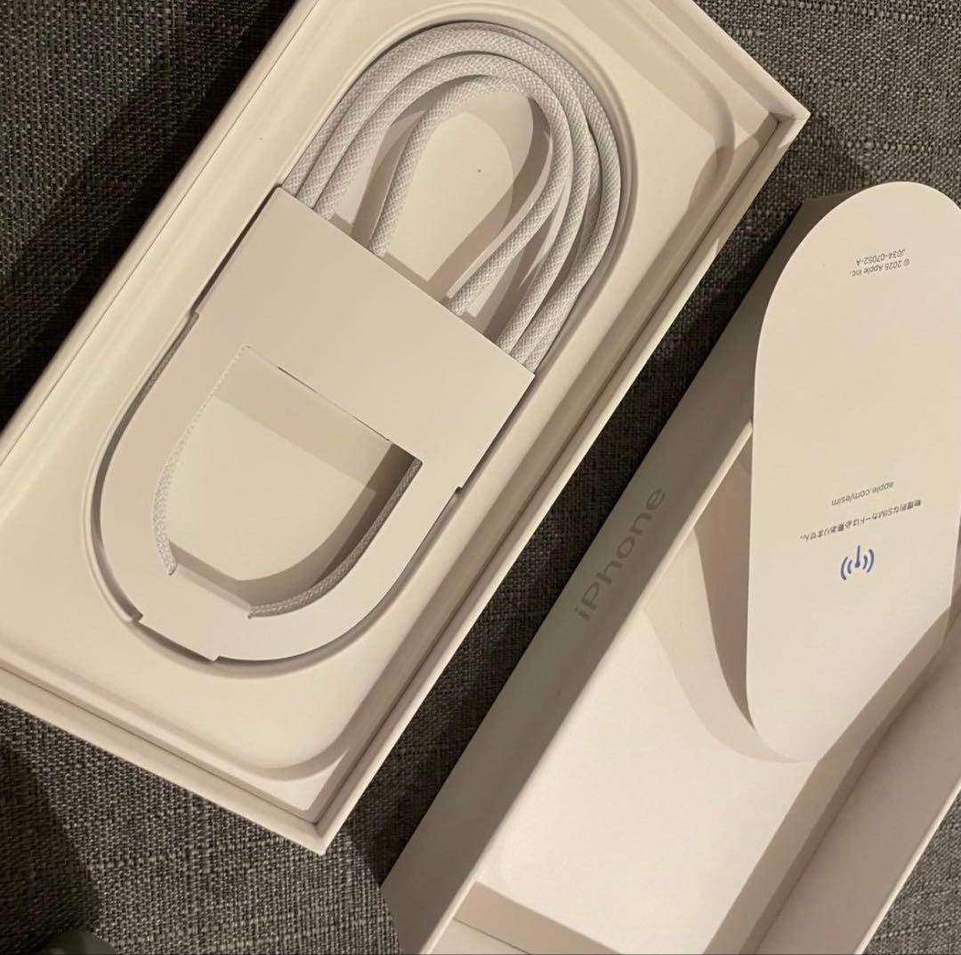開封未使用アップル iPhone17 Pro 256GB シルバー