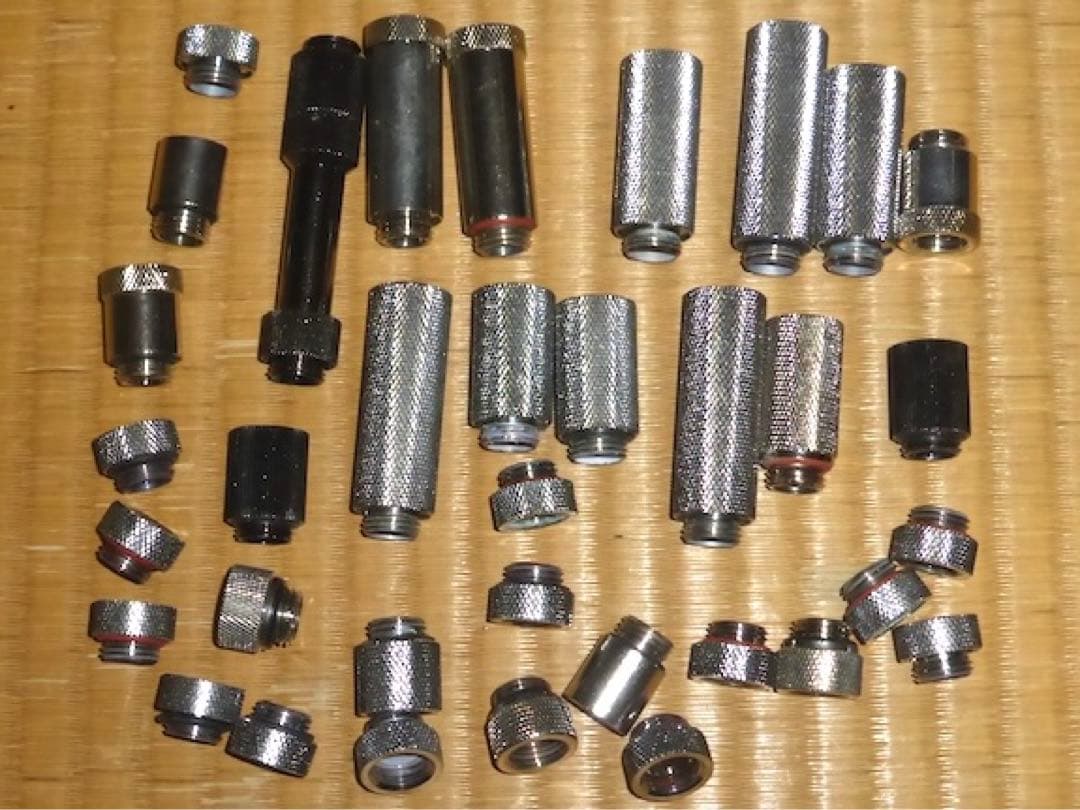 フィッティング 多数 水冷PCパーツ  Bitspower、Enzotech