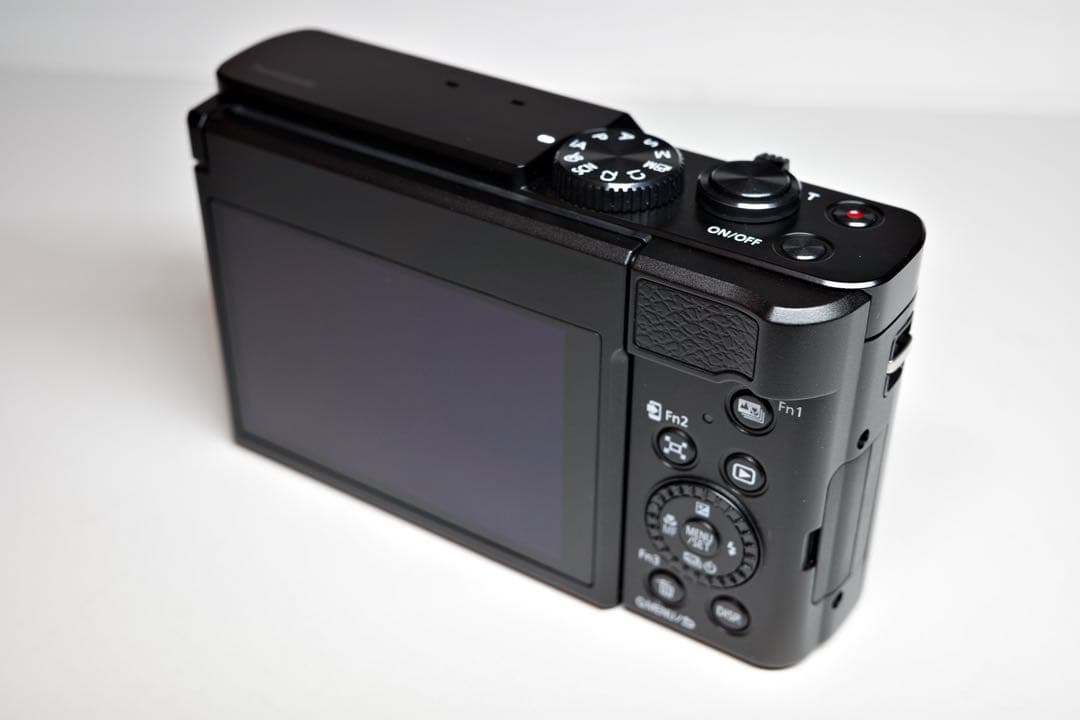 u*n様 Panasonic LUMIX DC-TZ99 美品