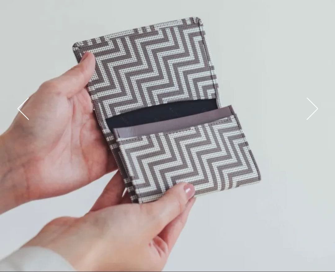 新品未使用 印傳 印伝 名刺入れ カードケース シェブロン