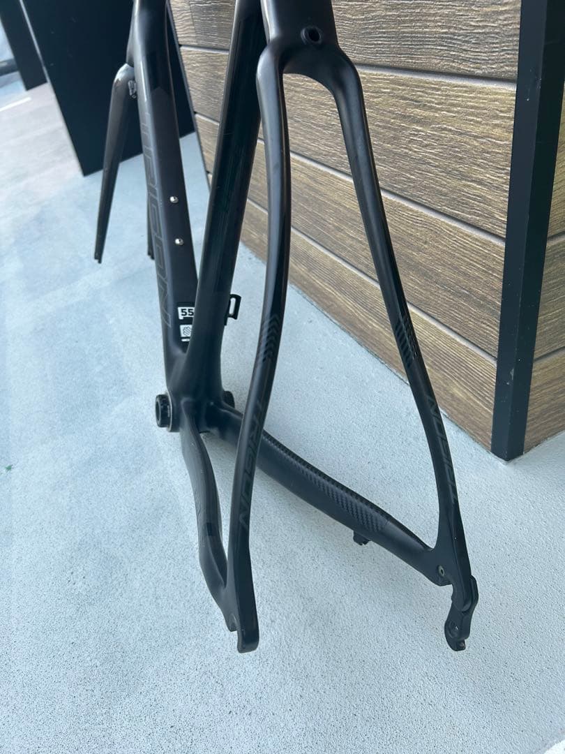 ◆カーボンロードバイク重量1.78kg【TRIGON】完成車で定価29万円程の物