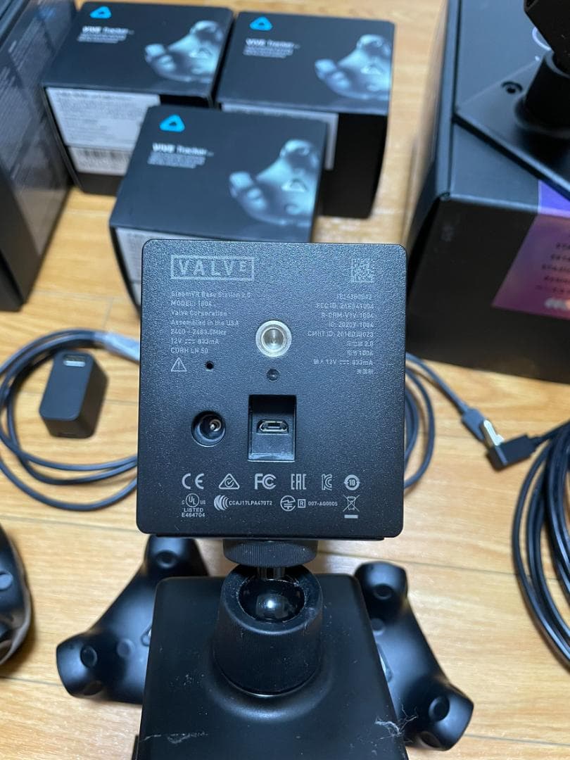 VIVEトラッカー3.0x3/ベースステーション2.0x2 VR フルトラセット