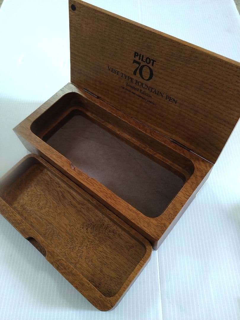 【ほぼ未使用・限定品】PILOT 創立70周年 記念 万年筆　希少