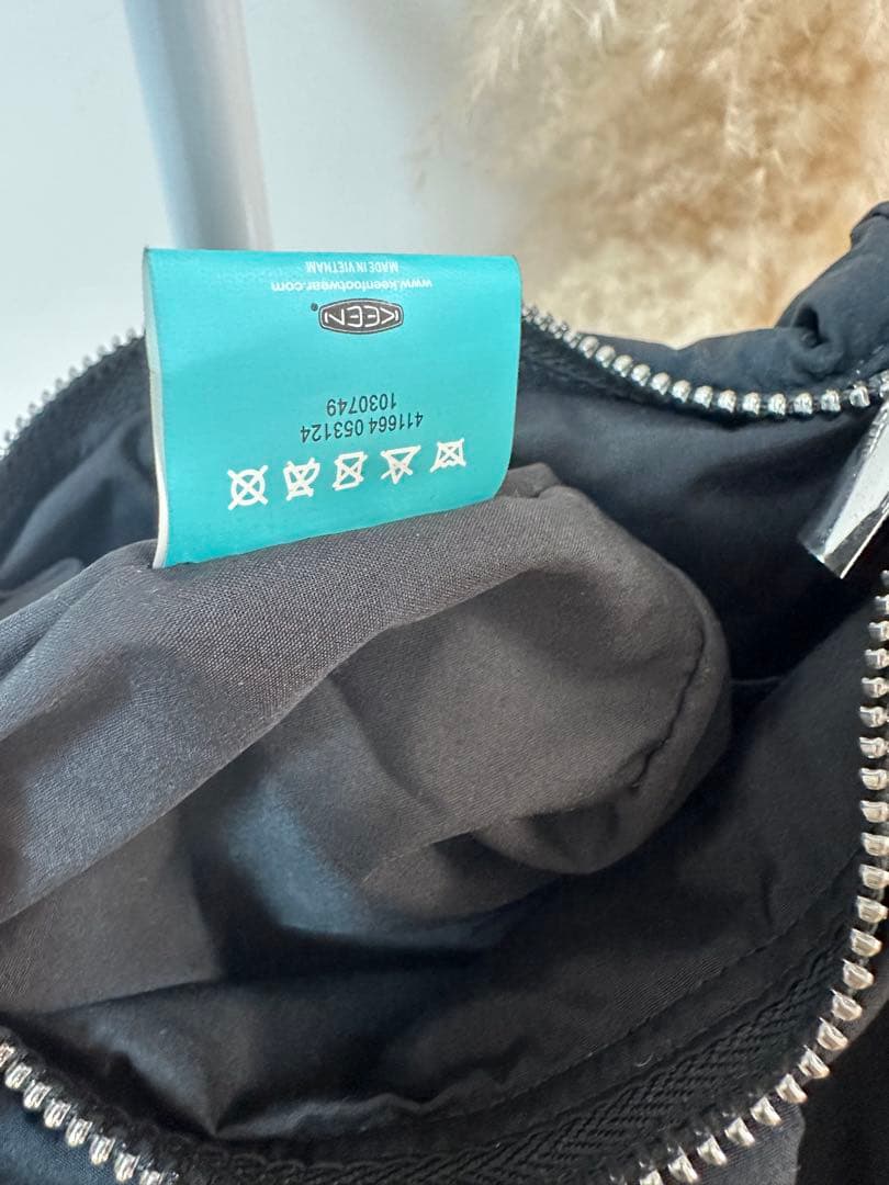 emmi×KEEN新品同様⭐️GATHER SHOULDER BAGギャザーバック