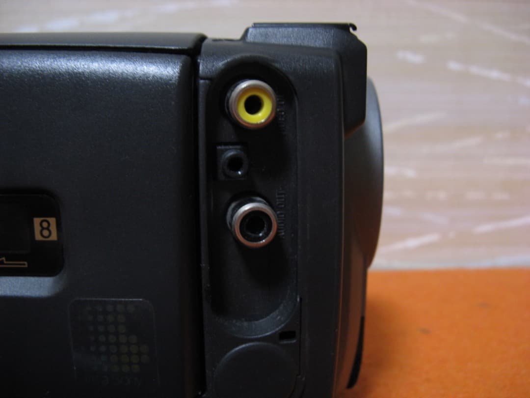 動作OK❗️☆SONYの液晶8ミリビデオカメラ・CCD-TRV20