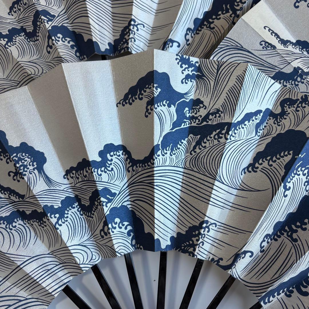 (729)舞扇　7本セット　波柄　パール　白　青