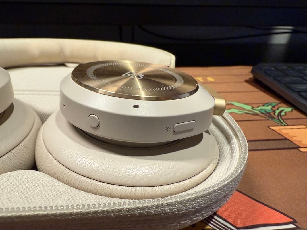 Bang & Olufsen Beoplay HX ゴールドトーン ヘッドホン