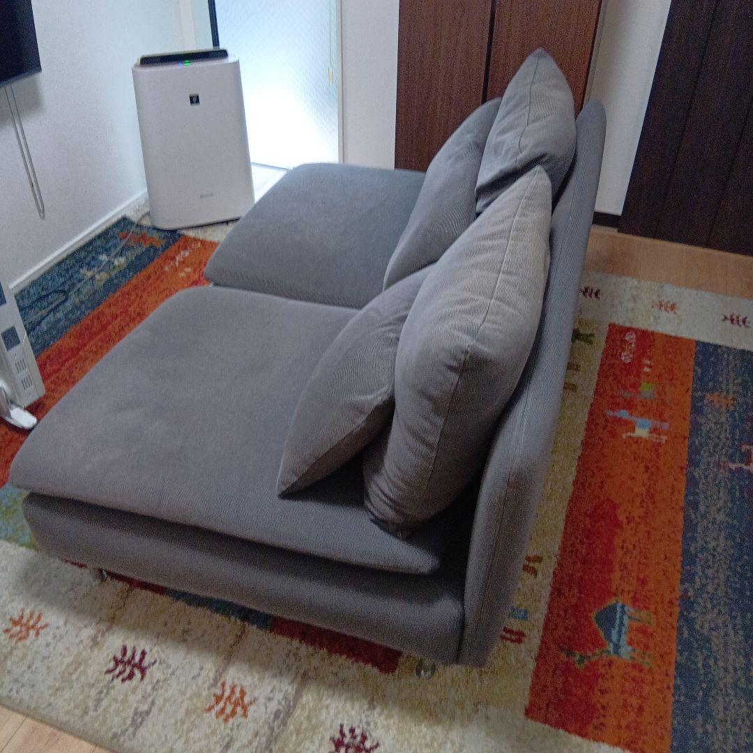 【引取限定】SÖDERHAMN グレー 2人掛けソファ モダンデザインです。