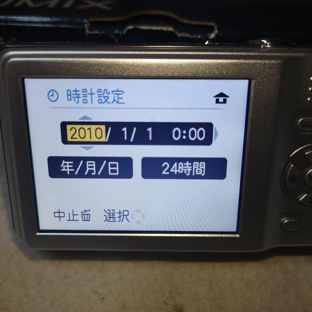 LUMIX FS10・デジタルカメラ 12メガピクセル シルバー