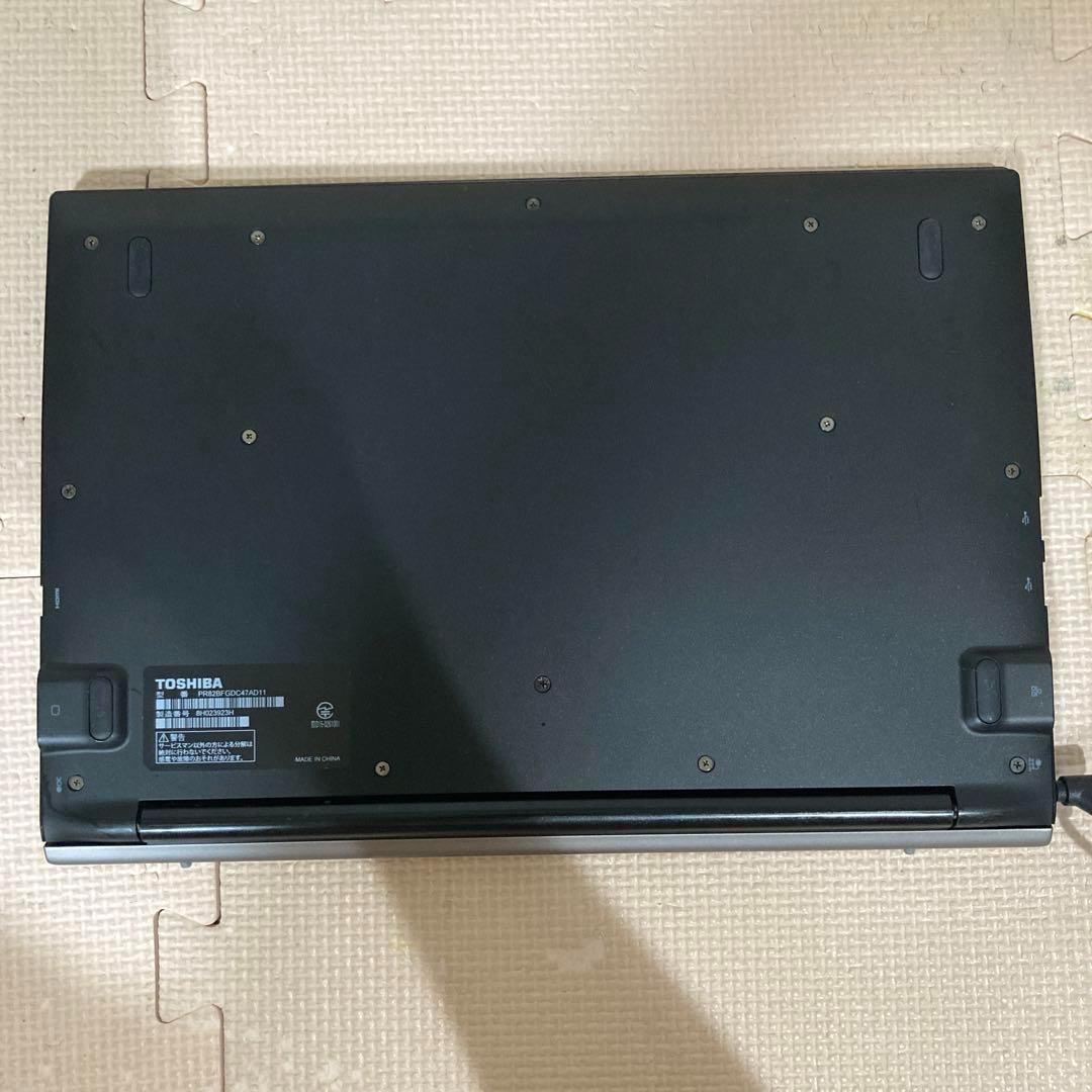 TOSHIBA dynabook R82/B Core m3 メモリ4GB