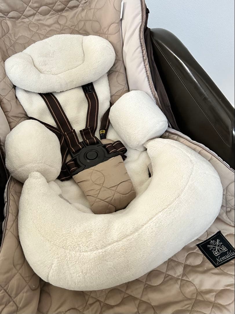 Combi ネムリラ オートスイング　エッグショック　電動（カバー付）