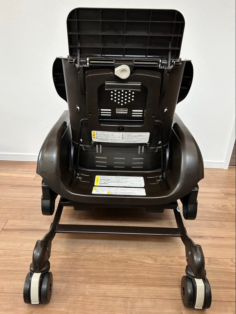 Combi ネムリラ オートスイング　エッグショック　電動（カバー付）