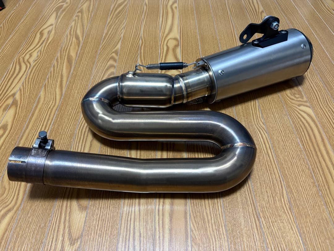 スコーピオン　レッドパワー スリップオンマフラー