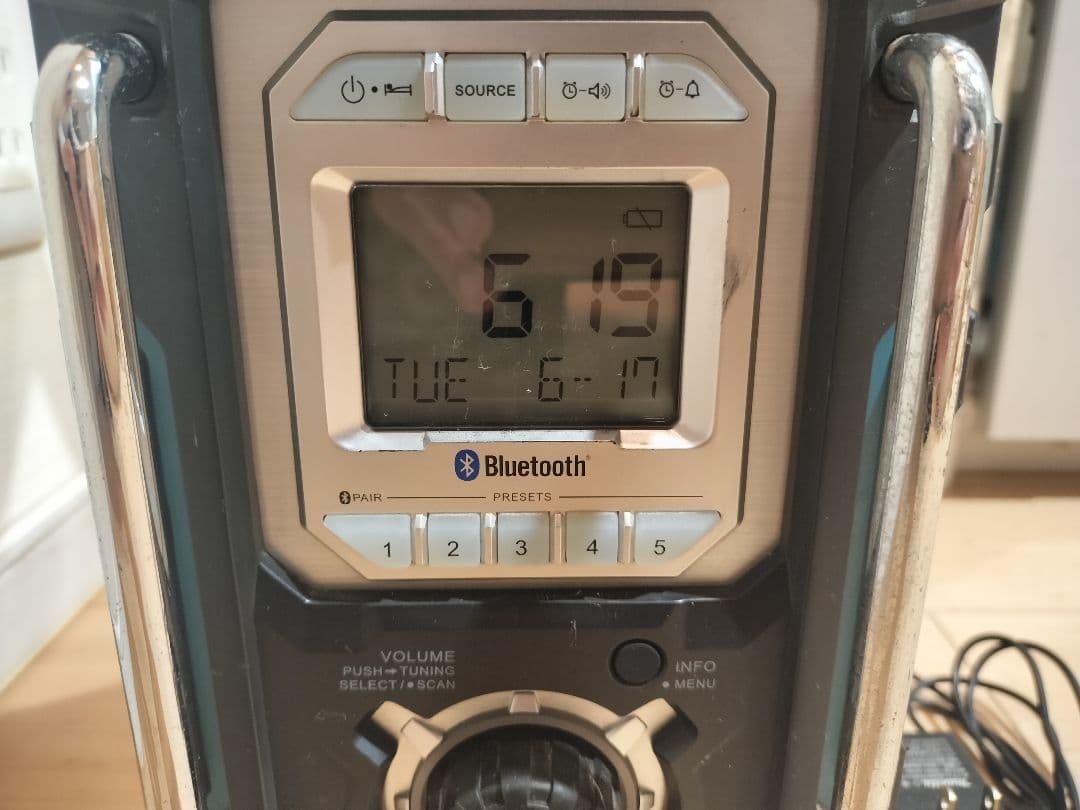 Makita マキタラジオ MR108 Bluetooth対応 ACアダプター付