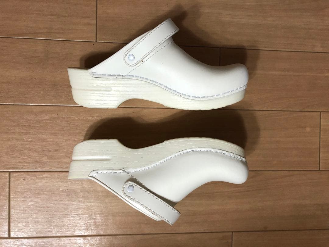 【極美品】Dansko ダンスコ ホワイト クロッグバックストラップ 元箱有