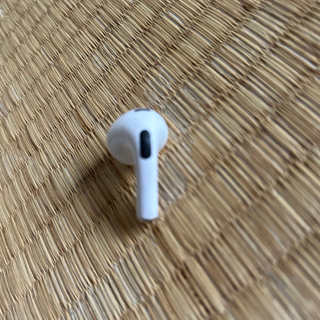 AirPods本体 ホワイト