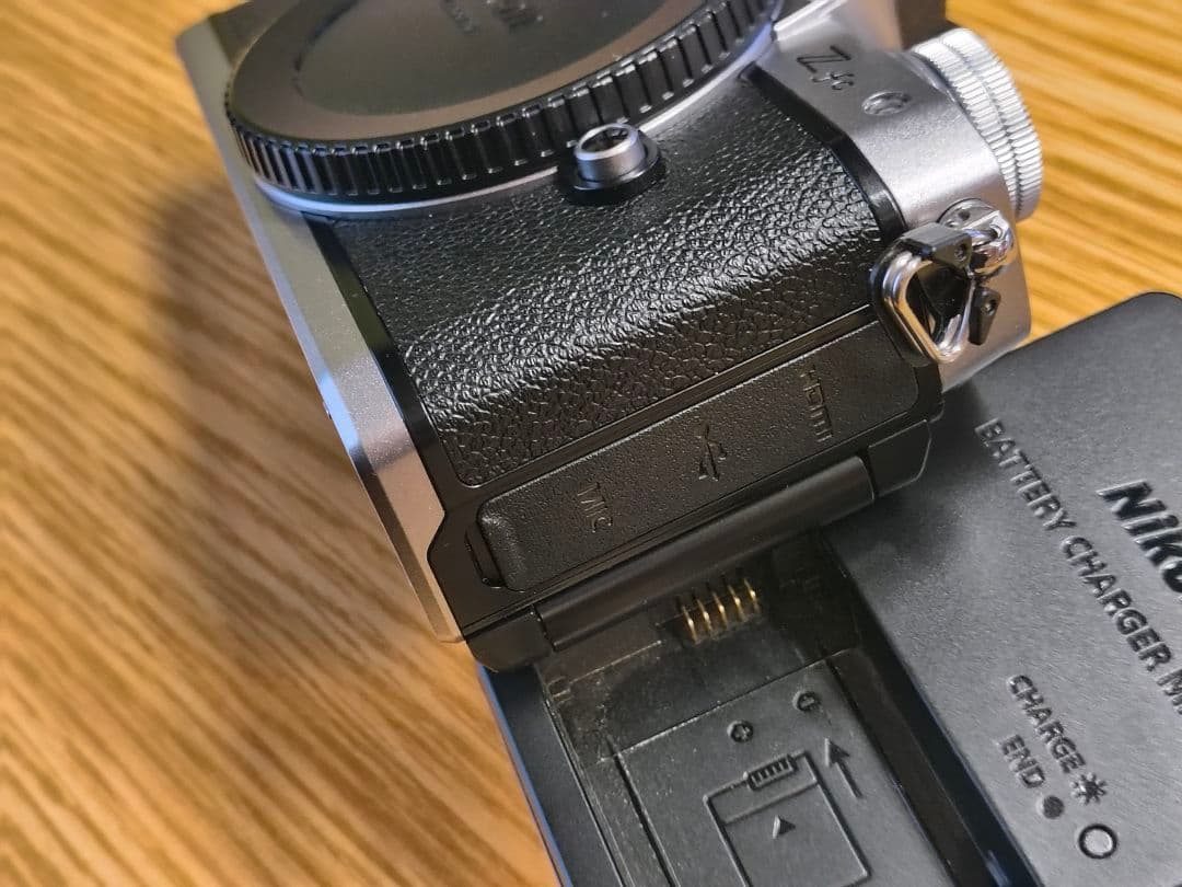 Nikon zfc　本体　美品　ショット数約4900