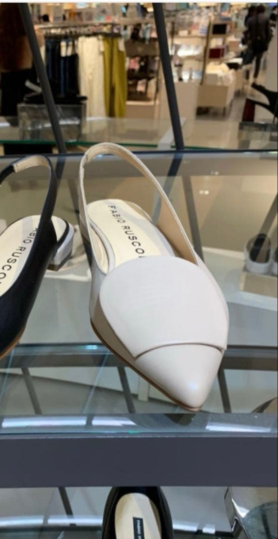 FABIO RUSCONI ベージュ ポインテッドトゥ ミュール