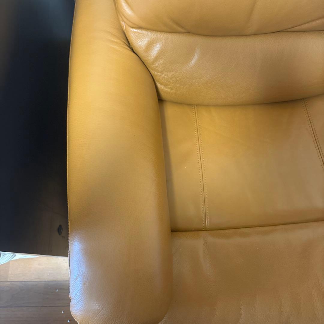 r*u様 定価8.5万ニトリ【NEWビリーバー】 電動リクライニング　厚革キャメ