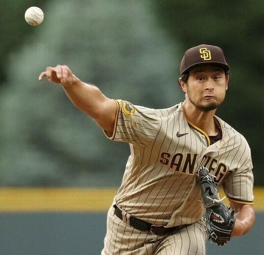 【至宝】ダルビッシュ有★直筆サインベースボール★写真付き