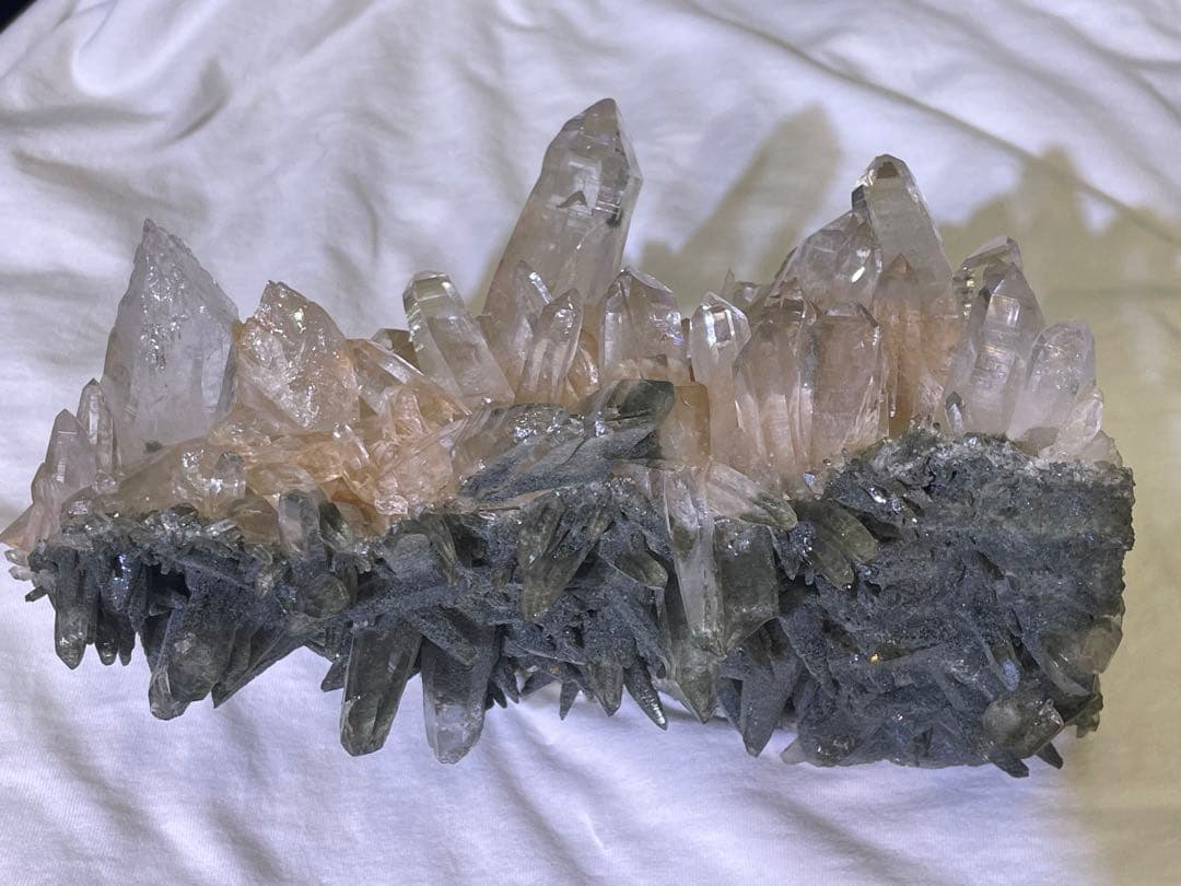 ヒマラヤ水晶　ガネーシュヒマール産　クラスター