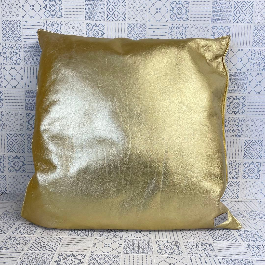 FENDI フェンディ　ゴールド　クッション　インテリア