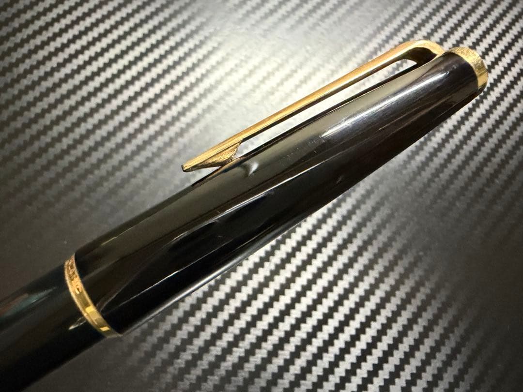 未使用に近い モンブラン No.310 ブラック F 細字 万年筆