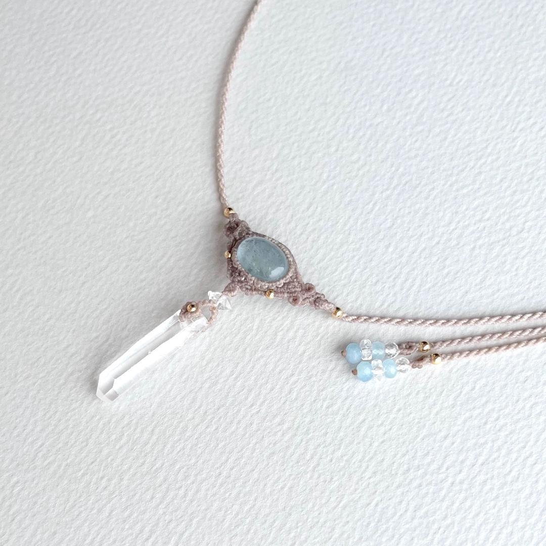 ヒマラヤ産クリスタル+アクアマリンのマクラメ編み 天然石ネックレス