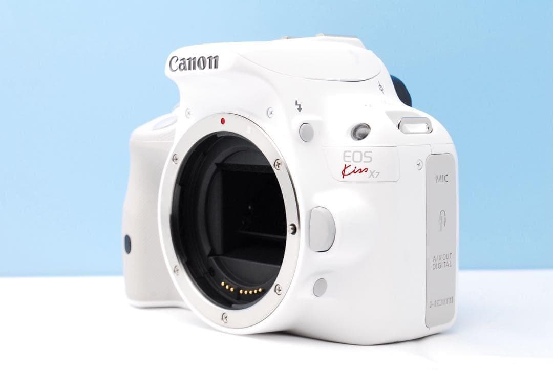 女性に人気♥️Canon X7ホワイト！箱・CD・説明書・USMレンズで安心撮影