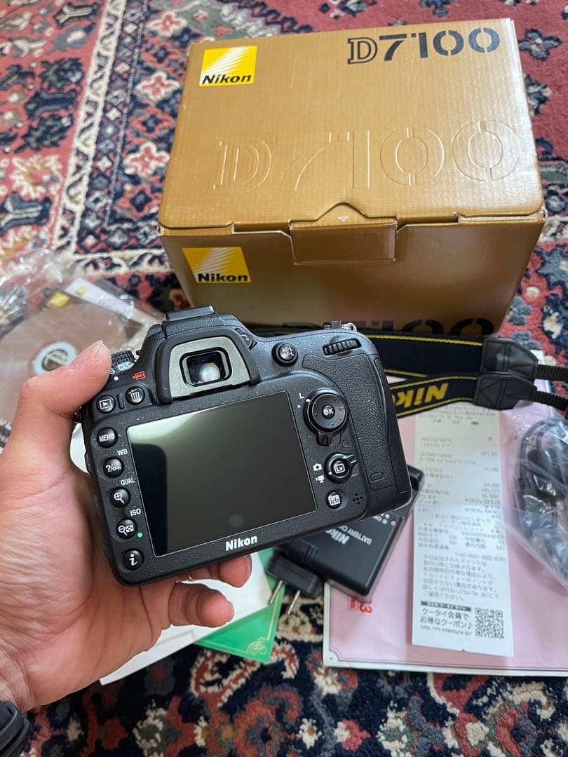 美品　 Nikon ニコンd7100 (ショット4000枚) 一眼レフ