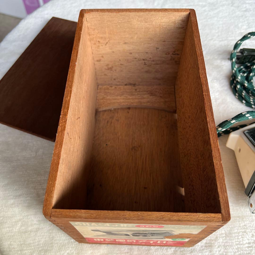 昭和物　CHA-43型アイロン 緑/白 木製ケース付き