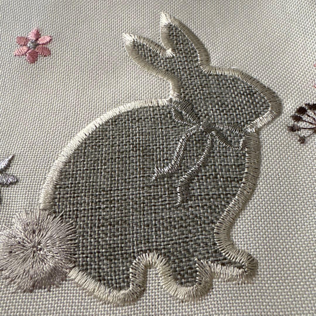 新品未使用品　フランス　テーブルクロス　うさぎ　Pâques イースター