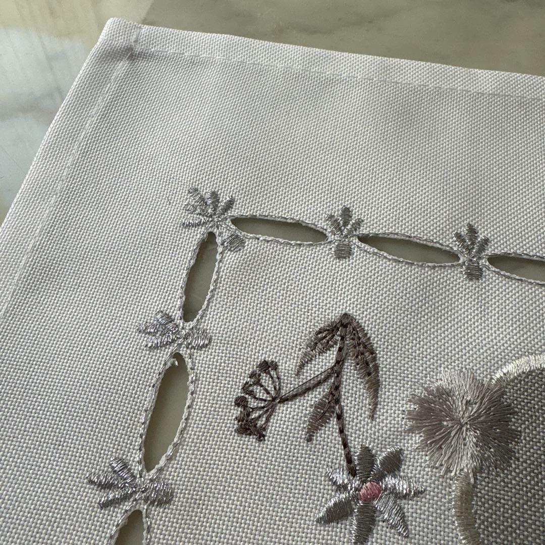 新品未使用品　フランス　テーブルクロス　うさぎ　Pâques イースター