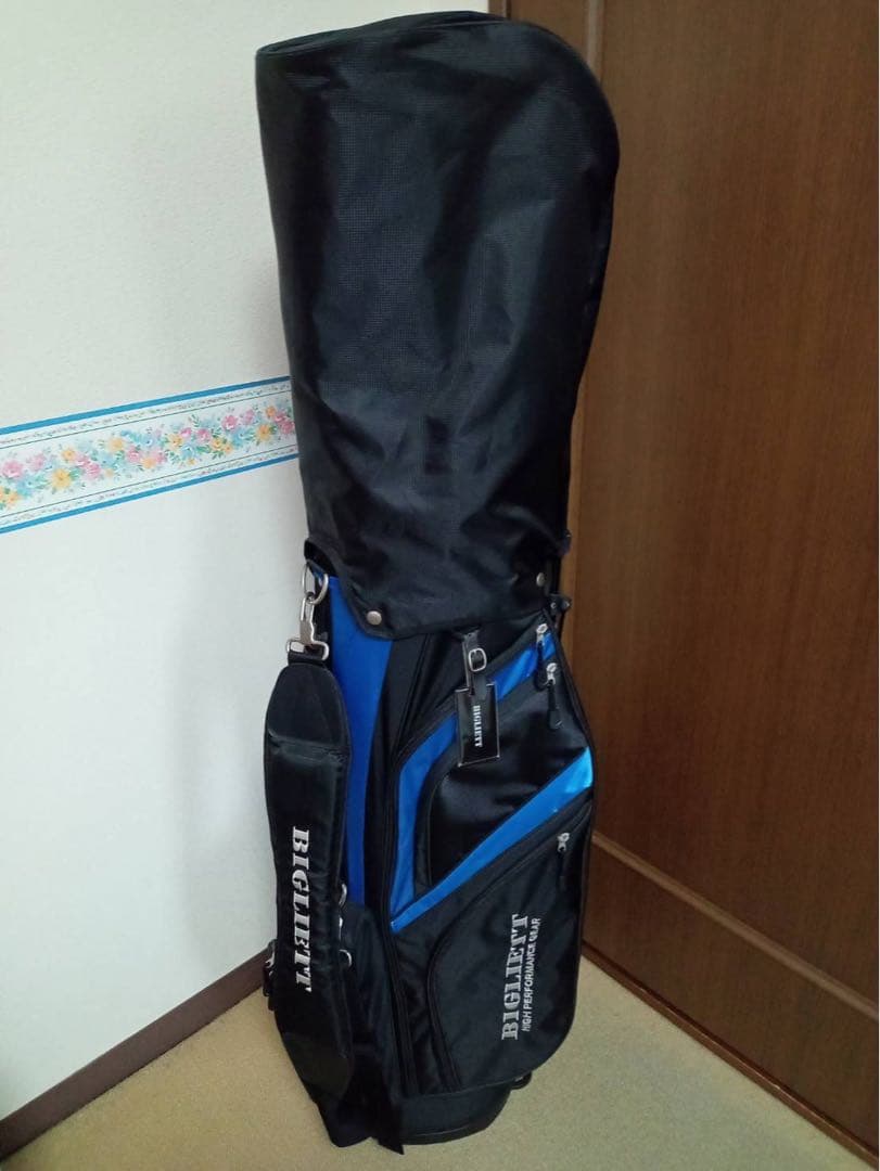 未使用　ゴルフバッグ・キャディバッグ 黒/青