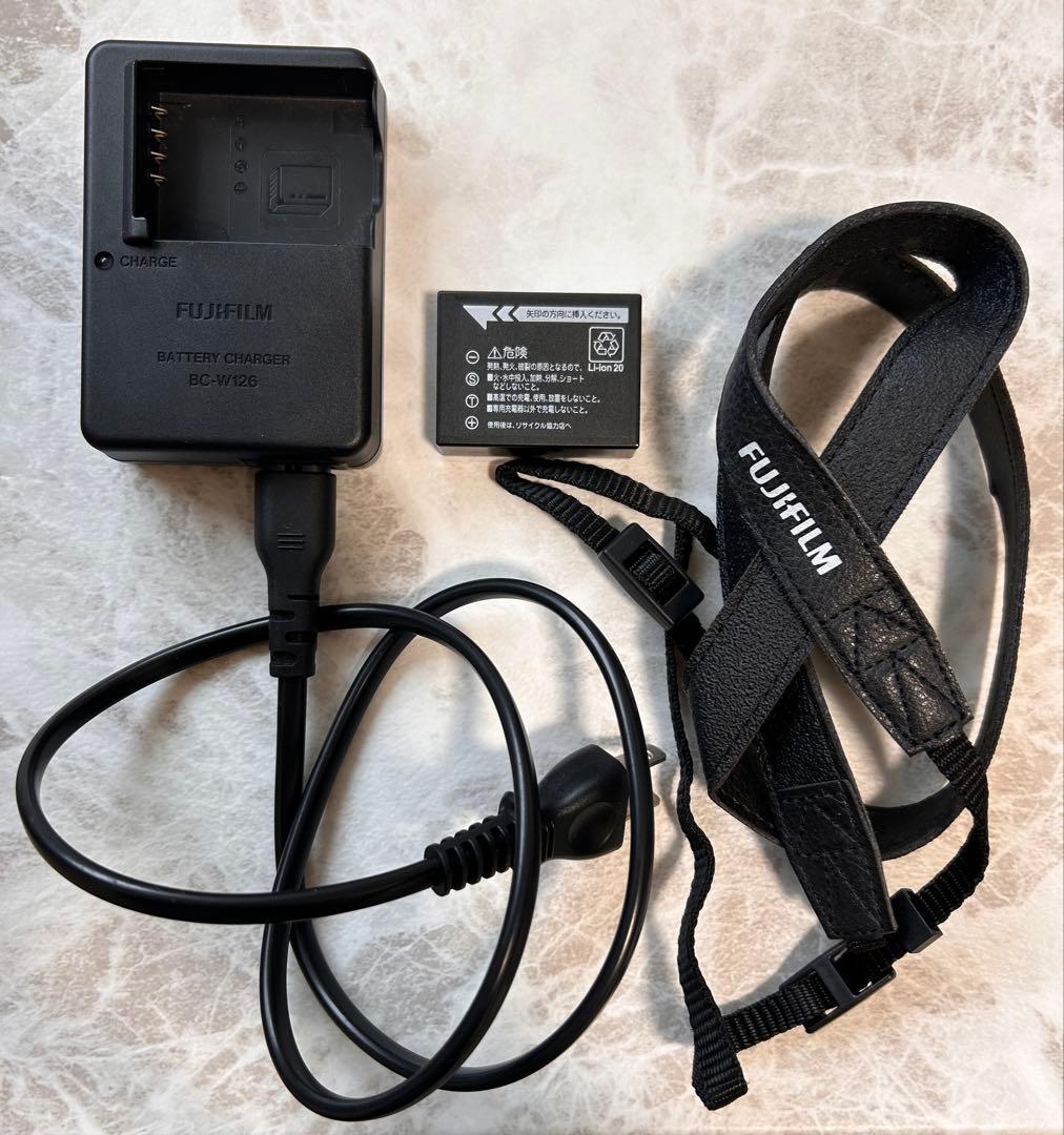 FUJIFILM ミラーレス一眼 X-M1 シルバー