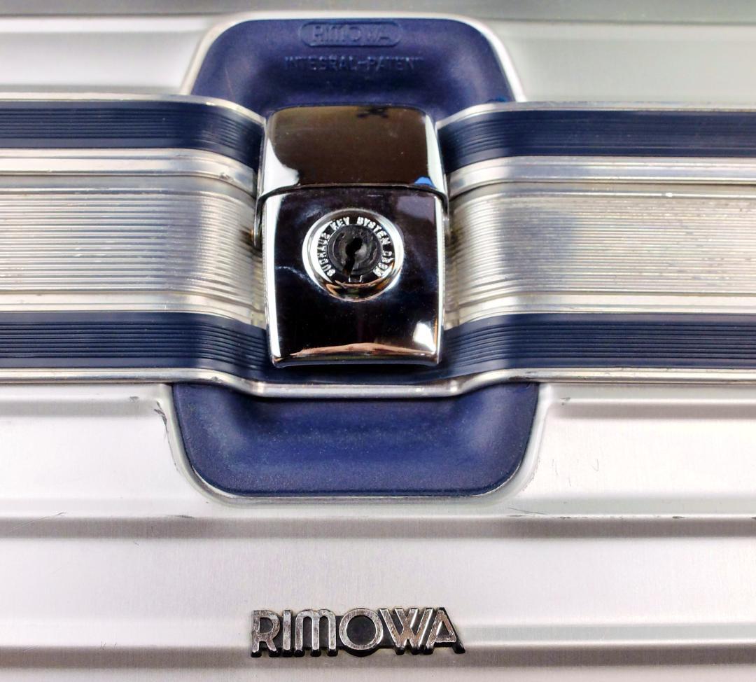 リモワ　廃盤924.38『シルバーインテグラル』アルミ・ビューティケース19L