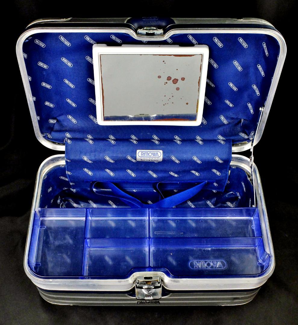 リモワ　廃盤924.38『シルバーインテグラル』アルミ・ビューティケース19L