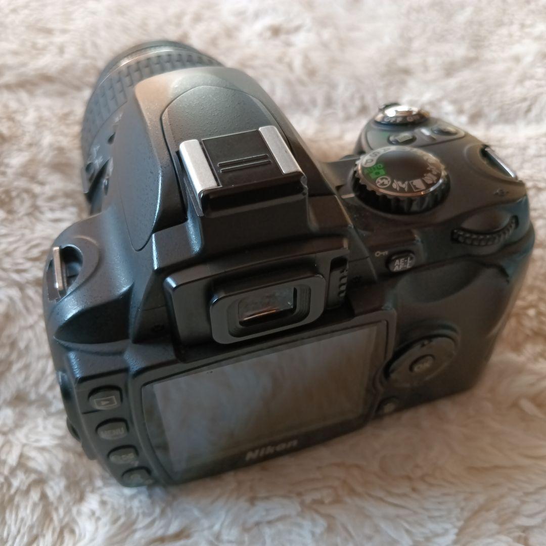 Nikon D40デジタル一眼レフ 18~55ミリ標準ズームカメラセット[美品]
