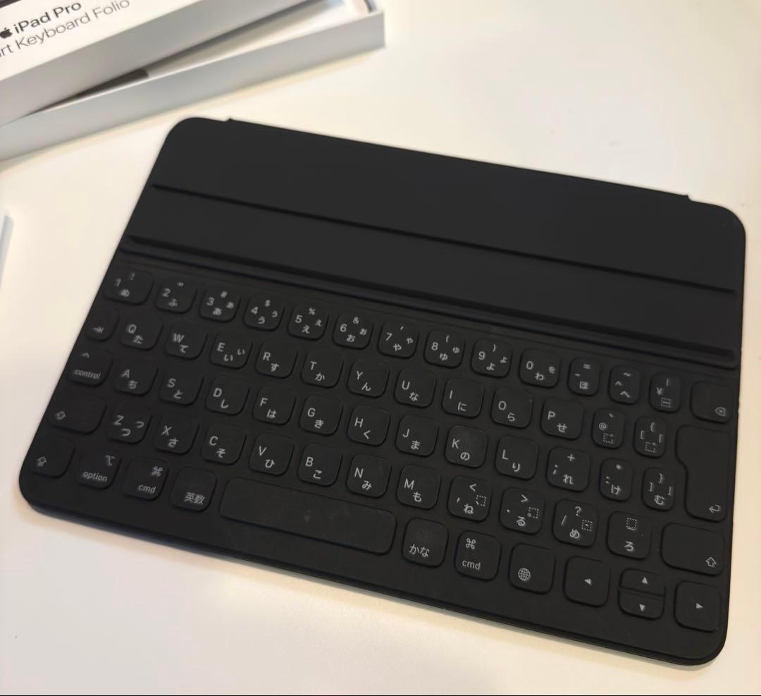 iPad Smart Keyboard Folio 11インチ